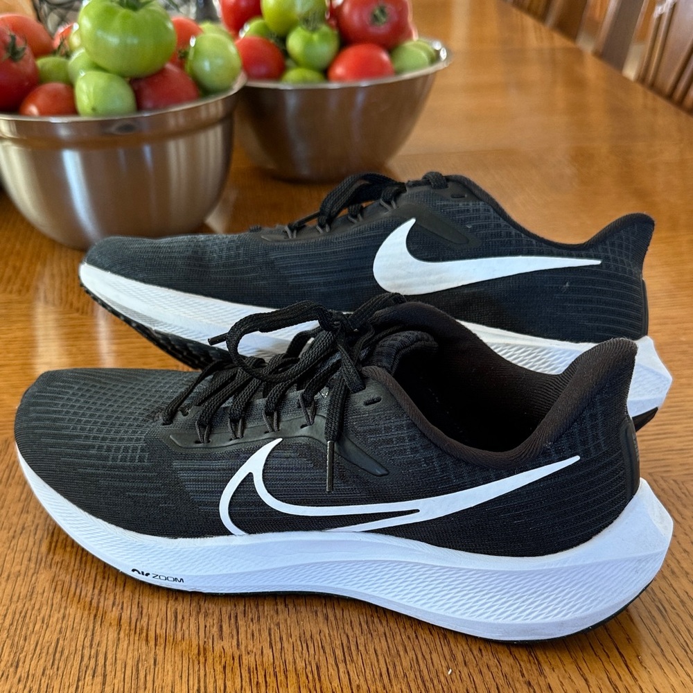 Women’s Nike Pegasus 39 size 8.5 Running Shoes - Picture 3 of 14